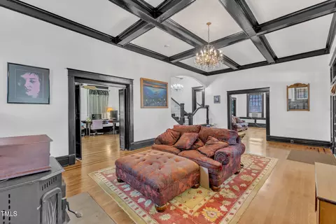 Living - 118 N 7th St, Smithfield, NC 27577 photo 3 of 6