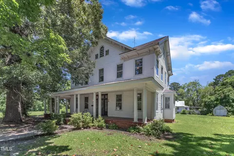 118 N 7th St, Smithfield, NC 27577