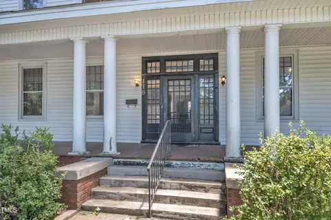 Exterior - 118 N 7th St, Smithfield, NC 27577 photo 12 of 17