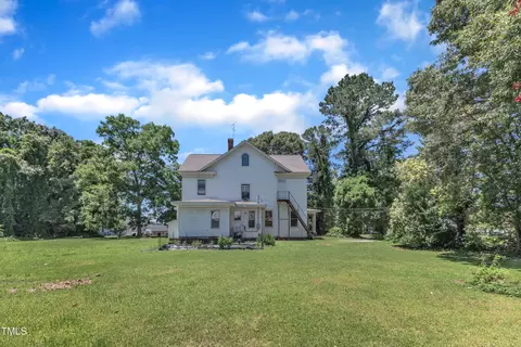 Exterior - 118 N 7th St, Smithfield, NC 27577 photo 7 of 17
