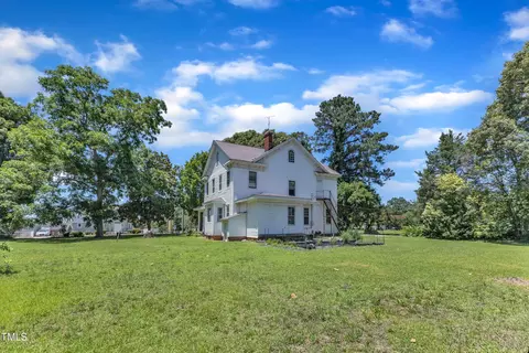 Exterior - 118 N 7th St, Smithfield, NC 27577 photo 5 of 17
