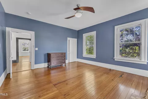 Bedroom - 118 N 7th St, Smithfield, NC 27577 photo 5 of 7