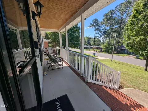 Exterior - 908 E Hudson Ave, Durham, NC 27704 photo 2 of 4