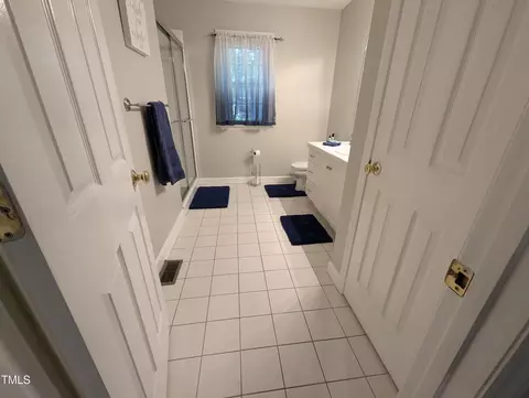 Bath - 908 E Hudson Ave, Durham, NC 27704 photo 1 of 2