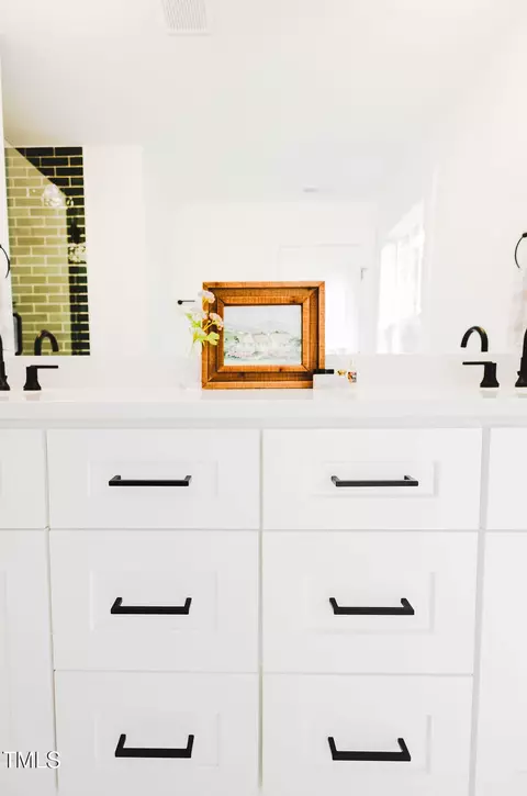 Bath - 415 E Lavender Ave, Durham, NC 27704 photo 4 of 10