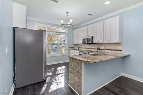 2106 White Pond Ct, Apex, NC 27523