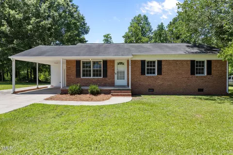 130 Church Circle Ln, Bunnlevel, NC 28323