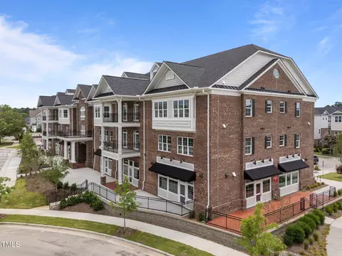 1400 Gathering Park Cir #203, Cary, NC 27519