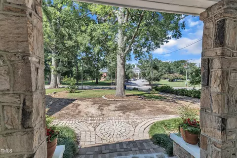 Exterior - 406 E Whitaker Mill Rd, Raleigh, NC 27608 photo 4 of 11