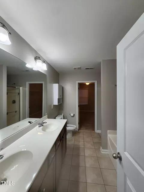 Bath - 302 Glenview Ln, Durham, NC 27703 photo 1 of 1
