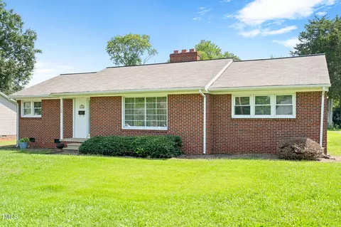 1702 Pinecrest St, Burlington, NC 27215