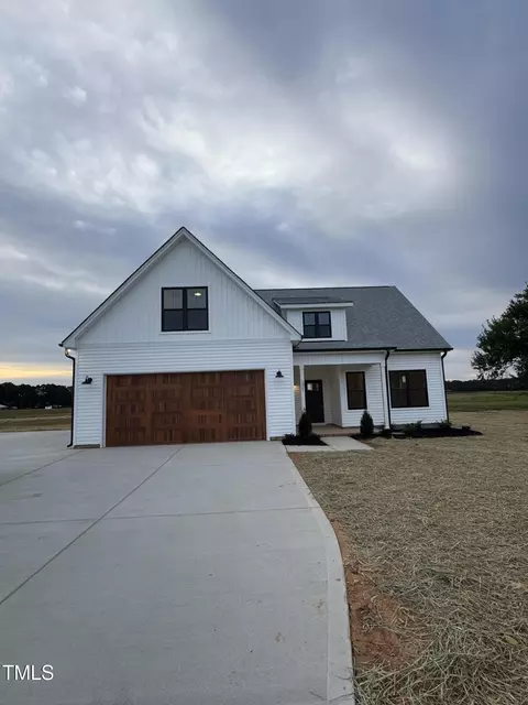 1327 Parkertown Rd, Four Oaks, NC 27524