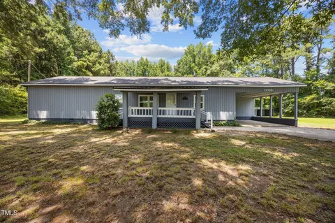 7595 Clayton Blvd #B, Clayton, NC 27520