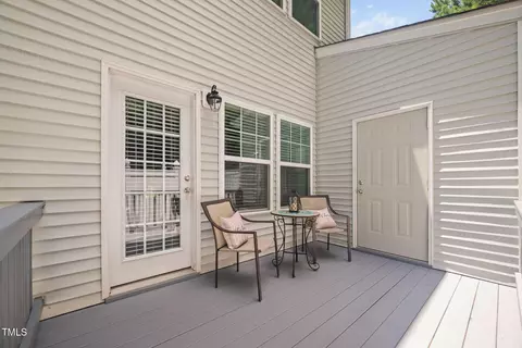 Exterior - 809 Davidson Point Rd, Cary, NC 27513 photo 5 of 13