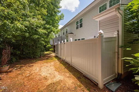 Exterior - 809 Davidson Point Rd, Cary, NC 27513 photo 11 of 13