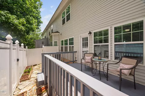 Exterior - 809 Davidson Point Rd, Cary, NC 27513 photo 7 of 13