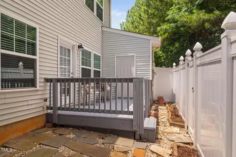 Exterior - 809 Davidson Point Rd, Cary, NC 27513 photo 6 of 13
