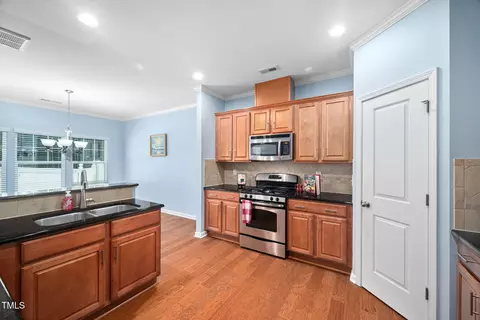 Kitchen - 809 Davidson Point Rd, Cary, NC 27513 photo 4 of 5