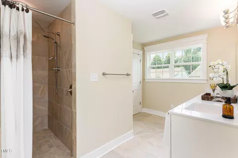 Bath - 6 Tulip Tree Ct, Durham, NC 27712 photo 3 of 4
