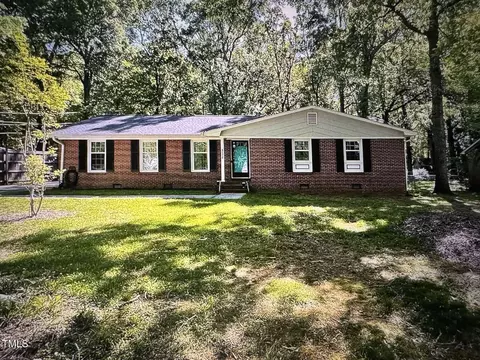 512 Crestview Dr, Durham, NC 27712 photo 1
