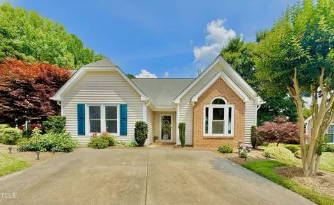 12 Cedar Knoll Ct, Greensboro, NC 27407