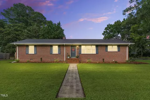1015 S 1st St, Smithfield, NC 27577
