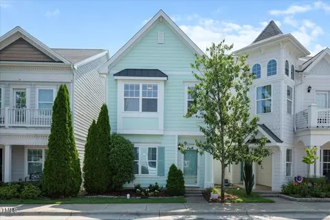 979 Branch Line Ln, Apex, NC 27502