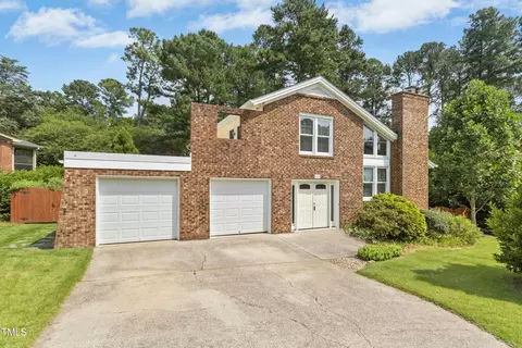 6608 Quiet Cove Ct, Raleigh, NC 27612