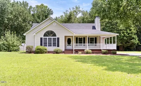 117 S Woodstone Dr, Archer Lodge, NC 27527