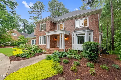 105 Bathgate Ln, Cary, NC 27513