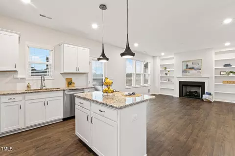 553 Sturgeon St, Smithfield, NC 27577 photo 8