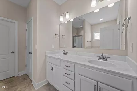 Bath - 85 Twelve Oaks Dr, Willow Spring, NC 27592 photo 2 of 5