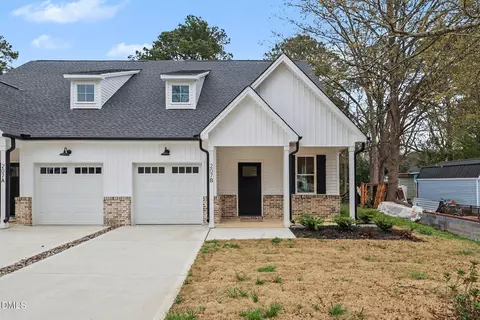 207 S B S Main St #B, Four Oaks, NC 27524