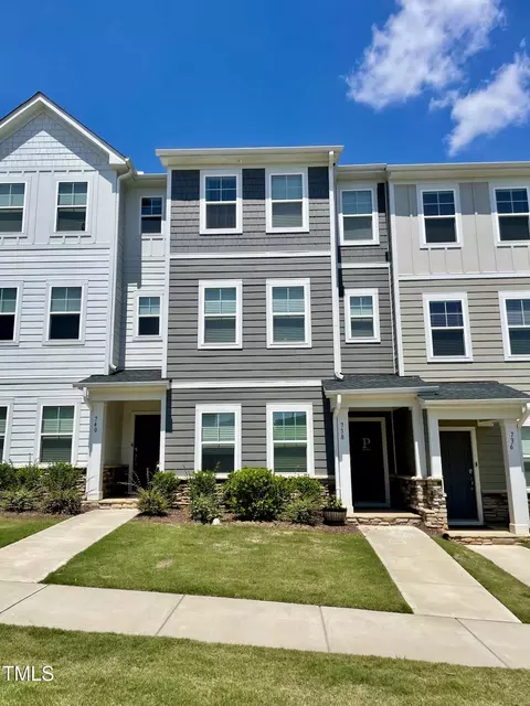738 Cormiche Ln, Wake Forest, NC 27587