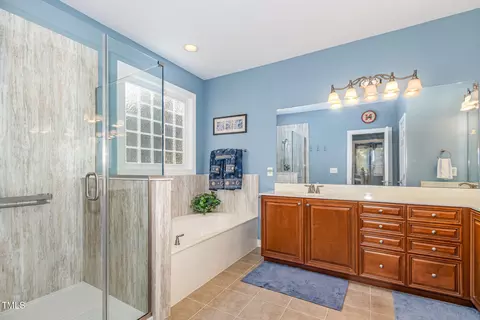 Bath - 5508 Sutteridge Ct, Durham, NC 27713 photo 1 of 3