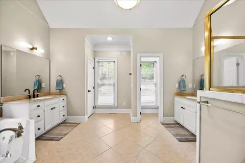 Bath - 7529 Tynewind Dr, Wake Forest, NC 27587 photo 4 of 6