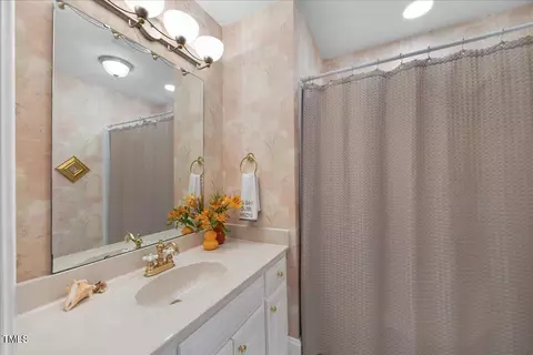 Bath - 7529 Tynewind Dr, Wake Forest, NC 27587 photo 5 of 6