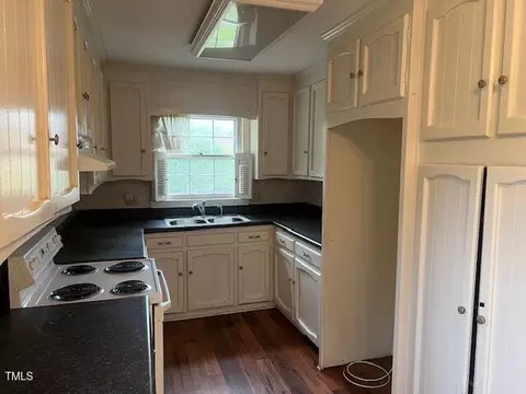 1116 Friendly Rd, Dunn, NC 28334 photo 4