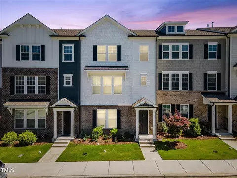 939 Haybeck Ln, Apex, NC 27523