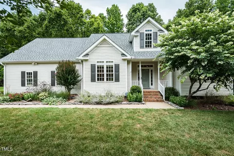 906 Stuart Dr, Mebane, NC 27302