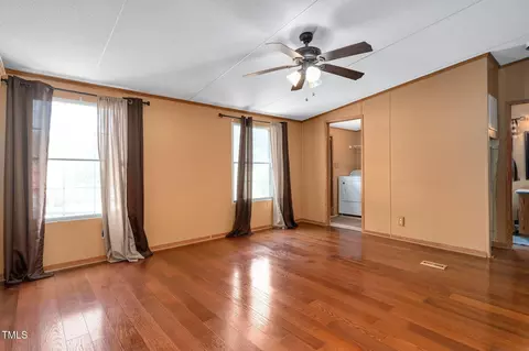 Living - 1007 Windward Hill Ct, Middlesex, NC 27557 photo 5 of 5