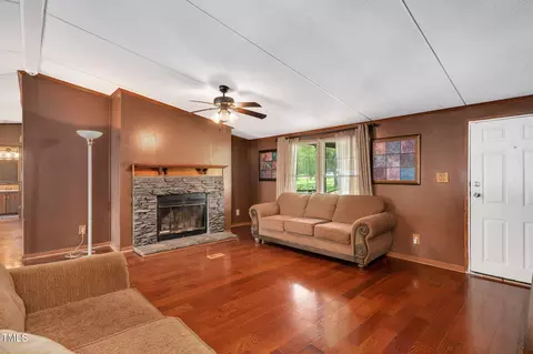 Living - 1007 Windward Hill Ct, Middlesex, NC 27557 photo 3 of 5