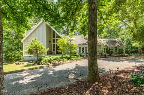 32 Whitley Dr, Chapel Hill, NC 27517