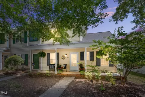 310 Commons Dr, Holly Springs, NC 27540