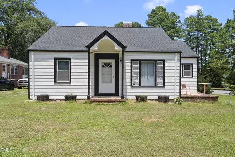 202 W Ransom St, Fuquay Varina, NC 27526