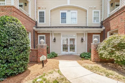 100 Northbrook Dr #104, Raleigh, NC 27609