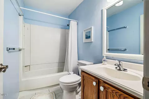 Bath - 7 Georgetown Ct, Durham, NC 27705 photo 1 of 3