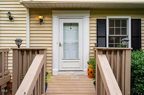 Entry Way - 7 Georgetown Ct, Durham, NC 27705 photo 1 of 5