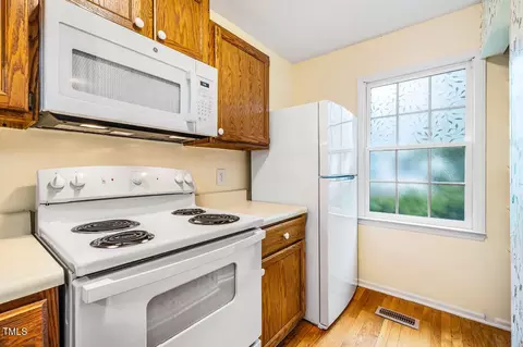 Kitchen - 7 Georgetown Ct, Durham, NC 27705 photo 2 of 3
