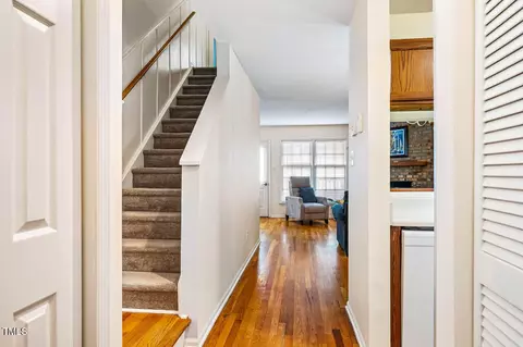 Entry Way - 7 Georgetown Ct, Durham, NC 27705 photo 3 of 5
